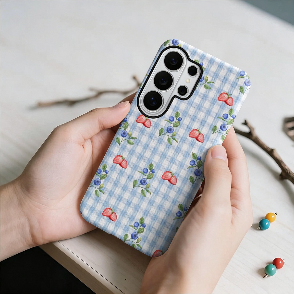 Blueberry Strawberry Gingham 2 - Samsung Galaxy S24 recension och pris